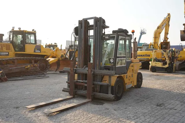 2003 DanTruck 9000 Forklift