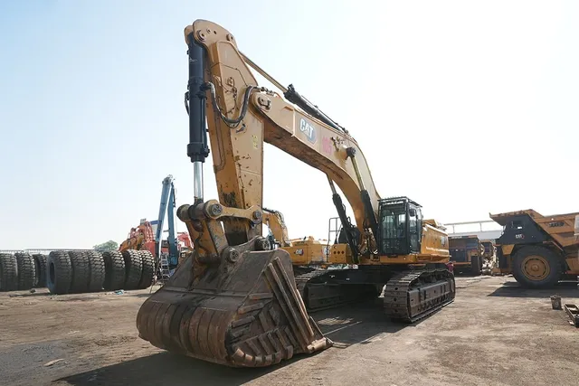 2022 Caterpillar 395 Track Excavator